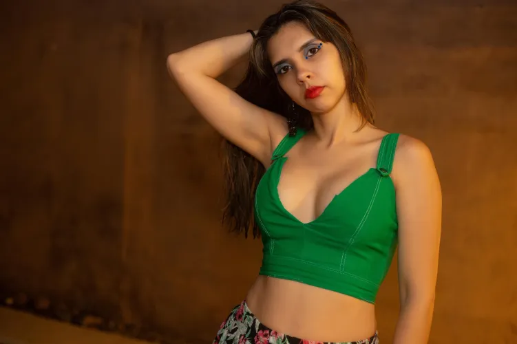 Thumbnail Do I Look Good in Green? Fashion Tips from _ShawnKay_ | croptopgirls