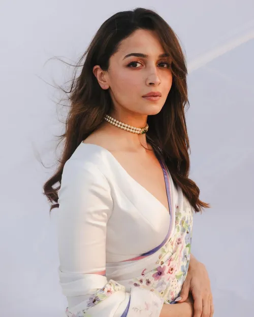 Thumbnail Behold Alia Bhatt: A Gentlemanboners Revelation by James007BondUK