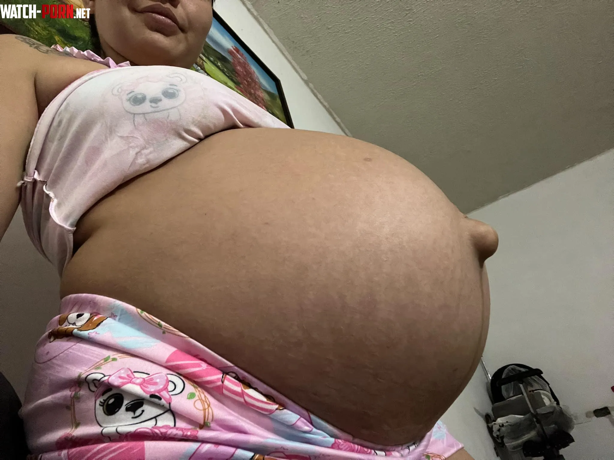 This rich and sexy 8 months pregnant woman is getting closer to exploding by Yolita23