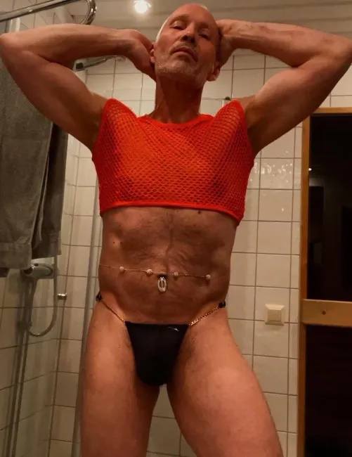 Thumbnail thongcroptopman1970 Embraces Being Slutty in GayThong