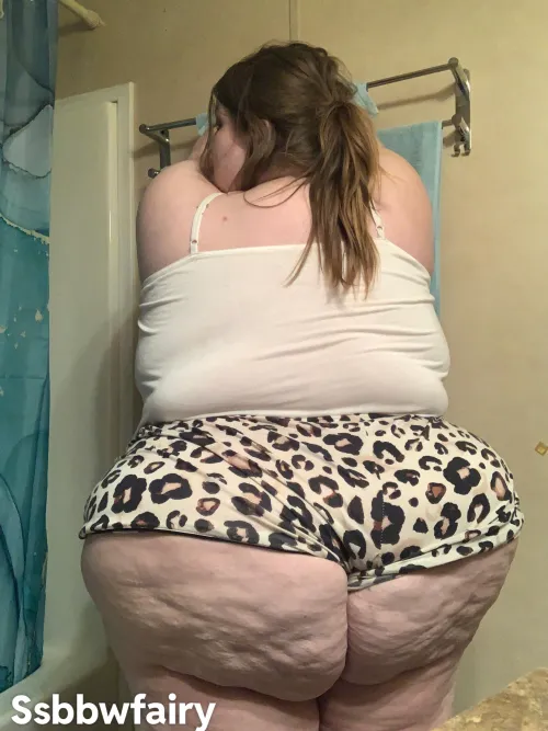 Thumbnail Proud of My Curves: Embracing My Booty| Category: ssbbw