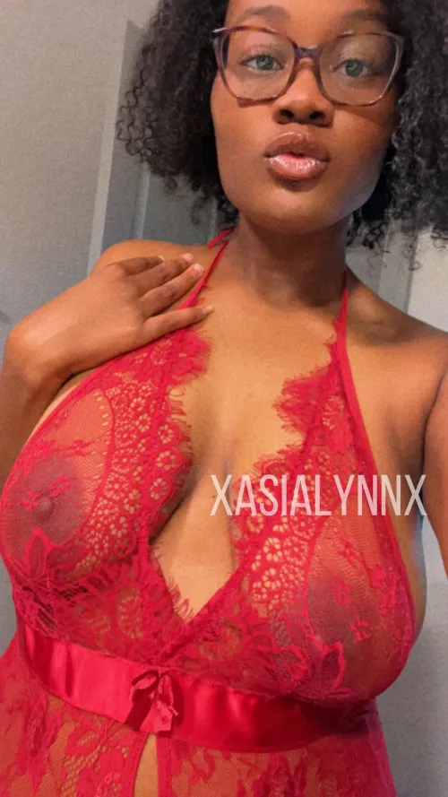 Thumbnail Teasing with Nips: xasialynnx's BlackGirlPics Journey