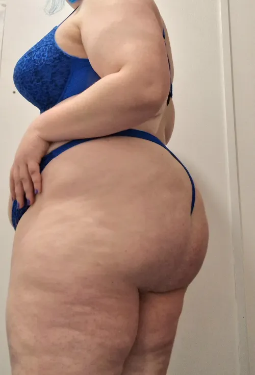 Thumbnail Celebrate Cake Day with xkittenkayx and a Little Cake - BBW Fun