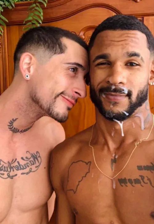 Thumbnail caio-ian depicts 'He loves painting my face' - gayporn content