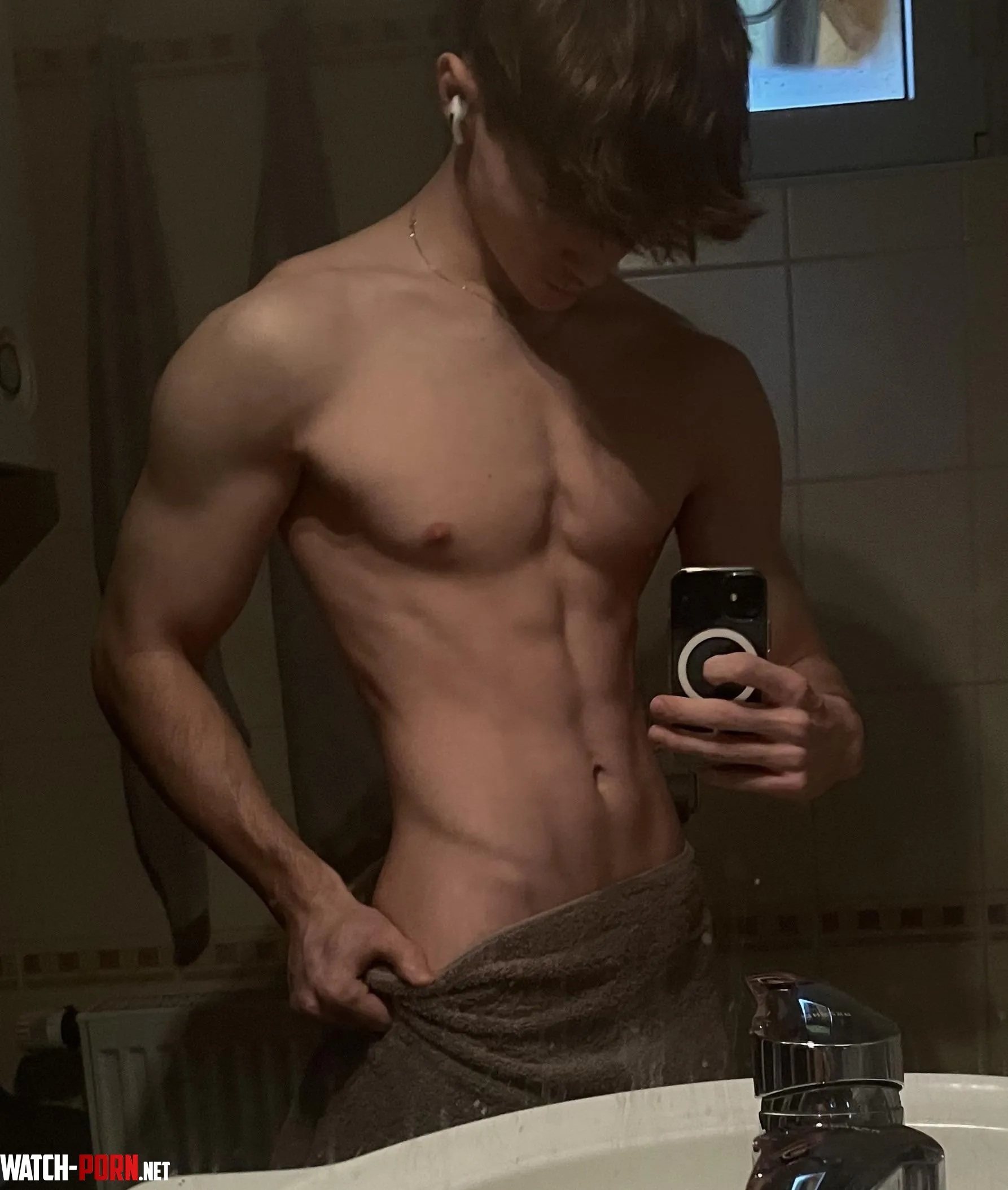 m19 I am feeling really horny after the gym wanna help me drop the towel by Fragrant_Guide_5695