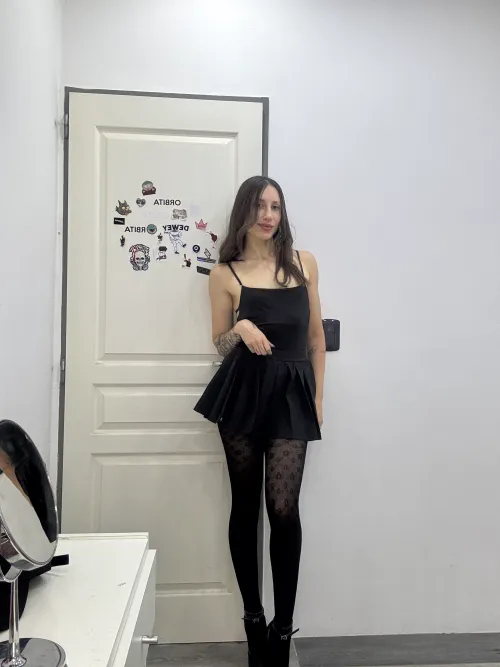 Thumbnail VoluptuousVicky43's Desire: Love to Be Your Secretary