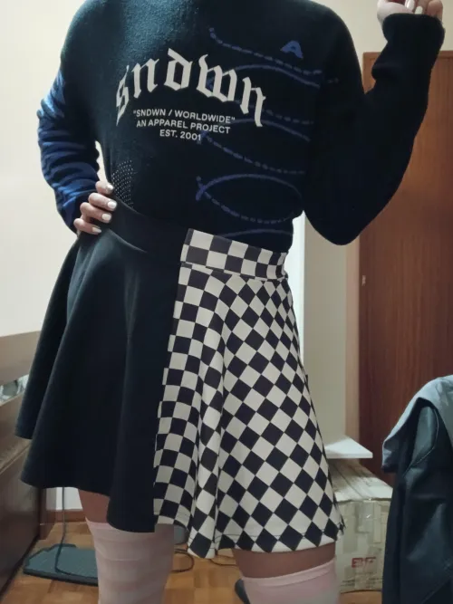 Thumbnail SilverSaan Debuts in Femboy Fashion with a New Skirt