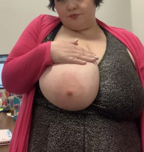 Thumbnail WatInTheHeckinHeck Treats You to BBW Goodness for the Week