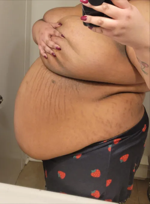 Thumbnail Thiccfatcat's Weight Journey: Rediscover 'My Belly Is Filled So Much It's Weighing Me Down'