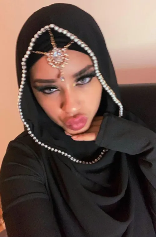 Thumbnail Arab Beauty Unveiled: Princess_Riyanna_off, A Sensation in ArabPorn