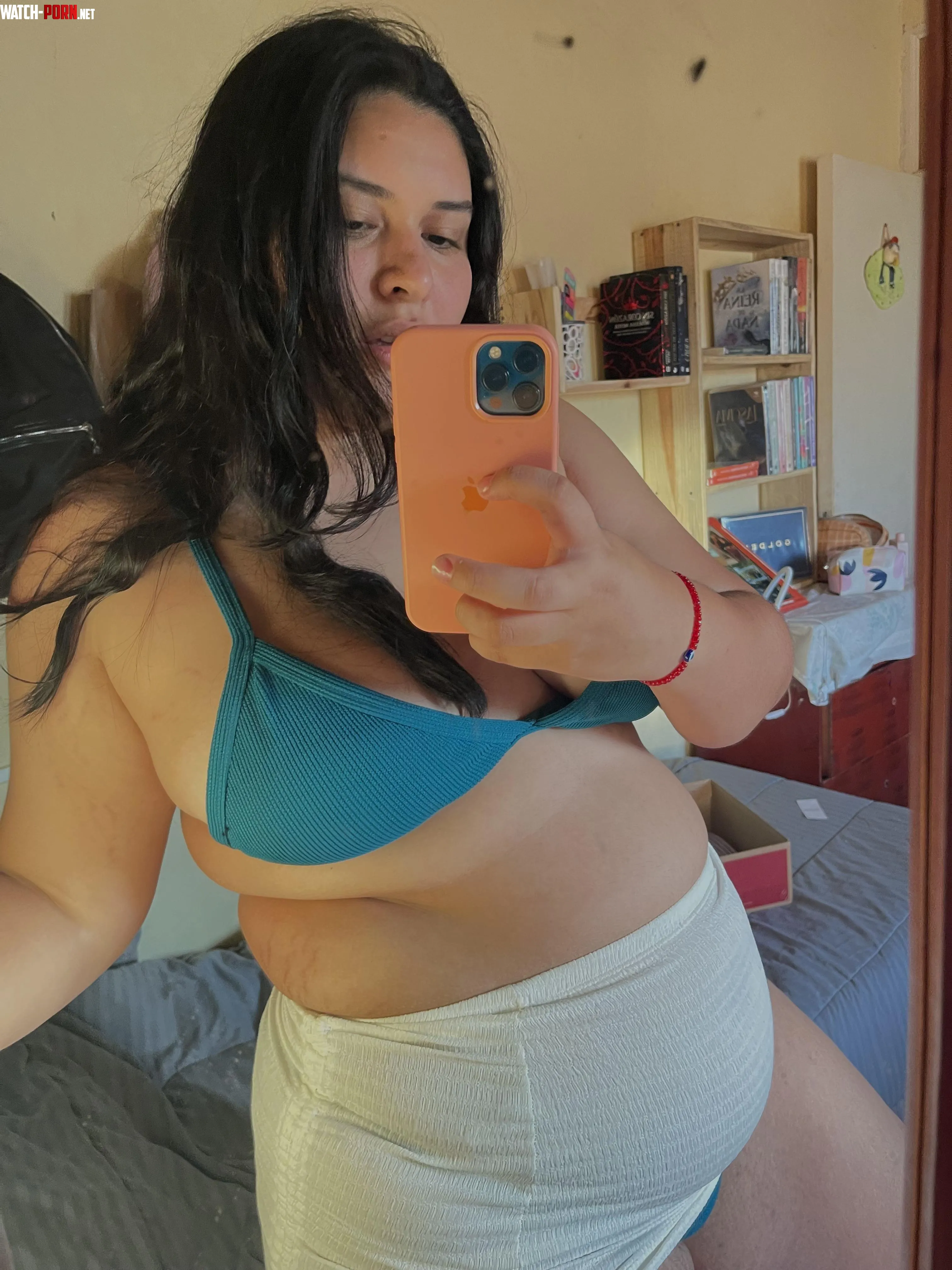 Look at that belly Its a sign of a fat obese woman I eat all day long to be like that it fills up and swells all day long I love seeing my stretch marks grow by lumpaschubby