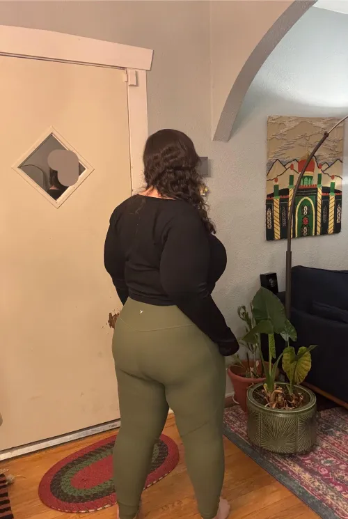 Thumbnail bbwjewishprincess Shows 'The View from Behind'