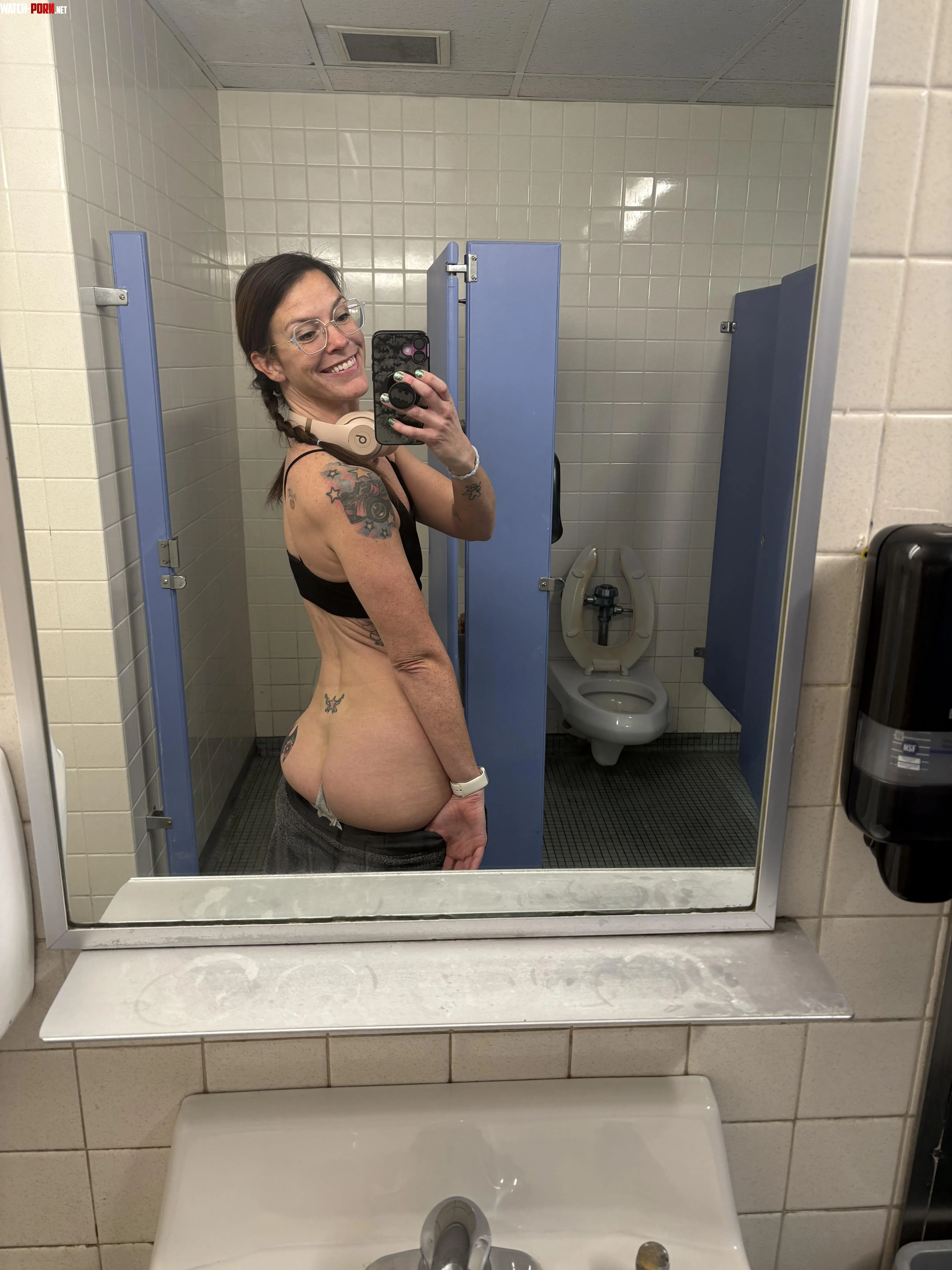 Showing off my milf booty at the gym  by Hedontastical