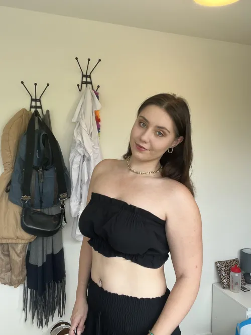 Thumbnail annnamey's Perfect Fit: Exploring the World of Croptopgirls