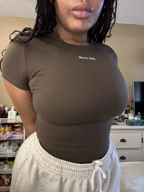 Thumbnail dancingjasminee reveals hidden bosom secrets in 'Too busty under my compressed gym shirt' | 2busty2hide