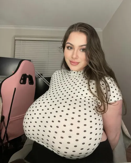 Thumbnail That Top Barely Fits: mrprofessional2525's 2busty2hide Tease