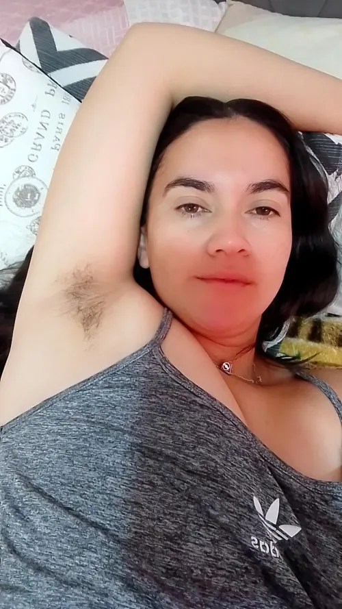 Thumbnail Natural Beauty: Sad_clari's Armpit Hair Journey