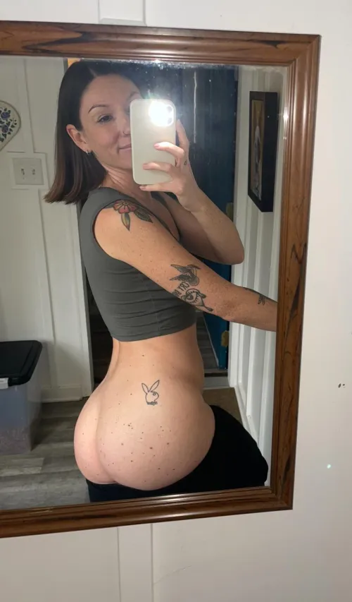 Thumbnail Big Butt, Little Milf: Meet hallienothaley