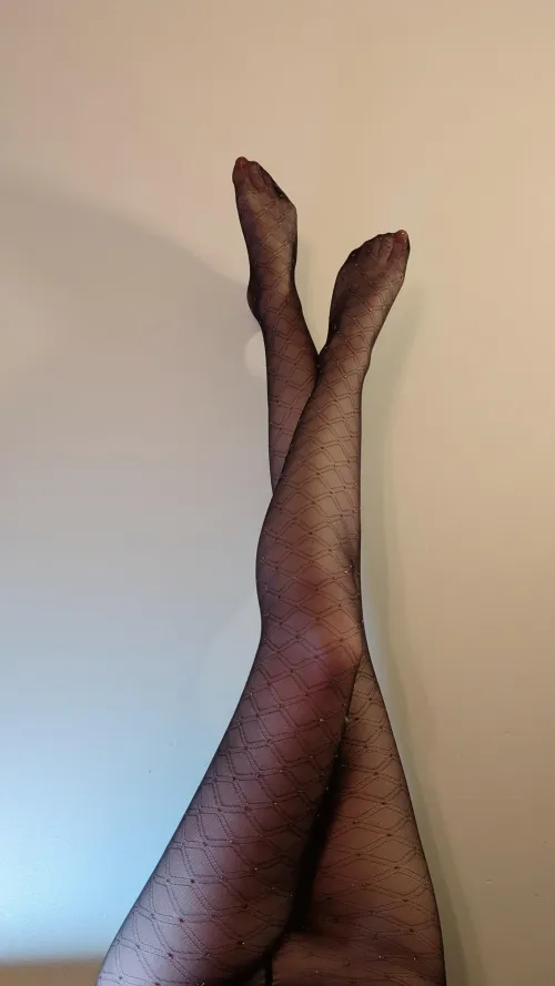 Thumbnail Seasonal Contemplation: LovelyLineToes' Xmas Pantyhose Thoughts | pantyhose Category