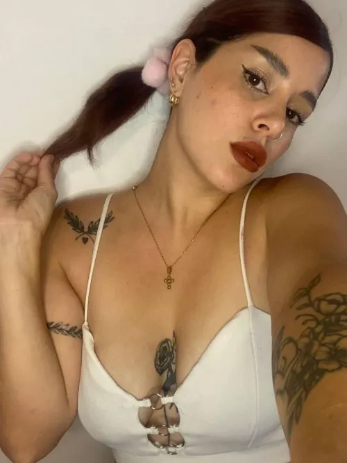 Thumbnail YourSweetChickk Finds the Perfect Fit for Her Breasts