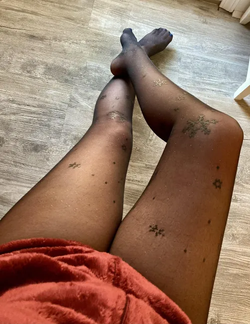 Thumbnail Unique Charm: Theredheadlife's Black Snowflakes Revelation | pantyhose Category