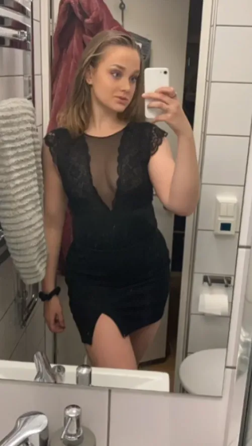 Thumbnail Seeking Opinions: Does This Dress Suit Me?