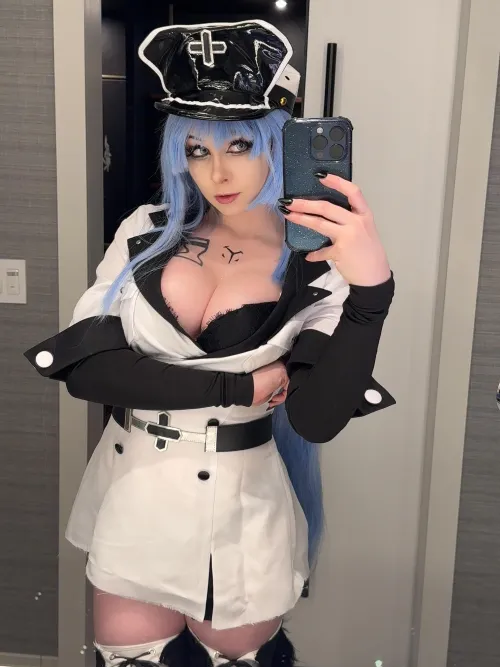 Thumbnail Lucinamizu Embodies Esdeath in Captivating Self-Cosplay Display