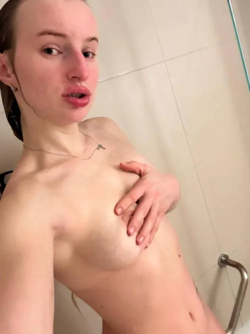 Thumbnail Boyfriend Dreams - 'LovelyBie handbra