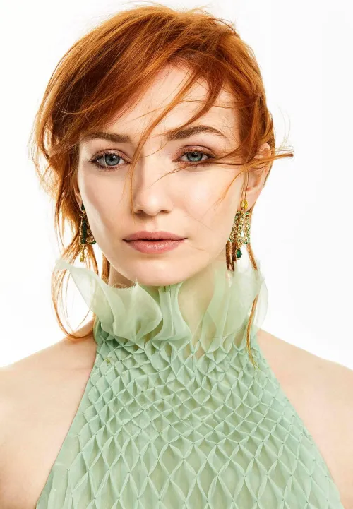 Thumbnail Eleanor Tomlinson: summercloudsadness's Redheaded Charm