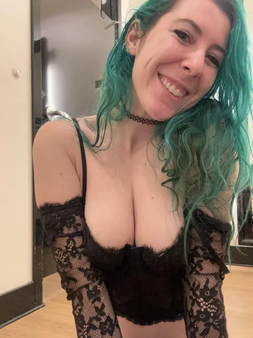 Thumbnail Sirenskiss3's Fitting Room Tale: Happiness Captured | GirlswithNeonHair