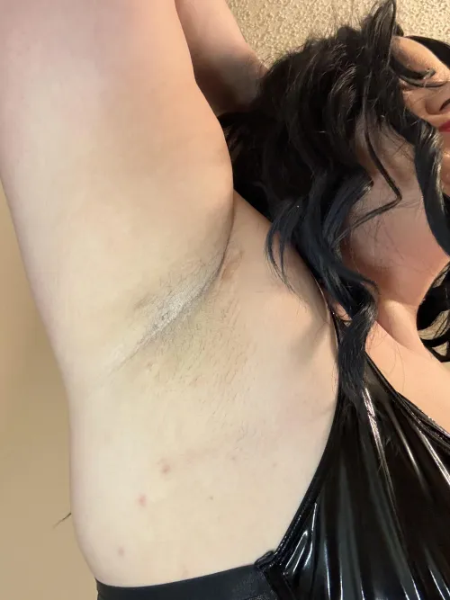 Thumbnail Falling into Obsession: The Allure of Armpit Fetish Revealed by QueenOpheliaxoxo