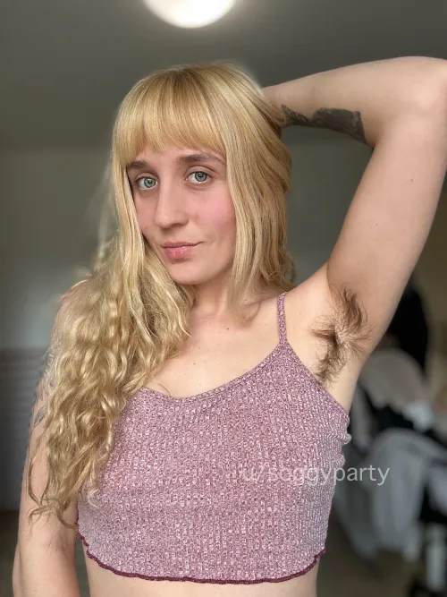 Thumbnail Blonde Contrasts: SoggyParty's Armpit Revelation Unveiled