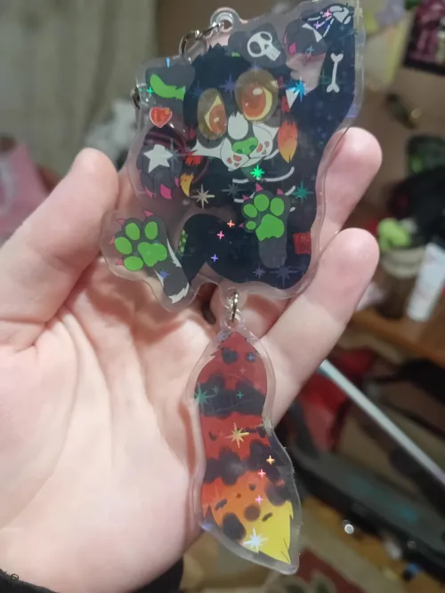 Thumbnail Kisielina Unveils Keychain Arrival Surprise in Furry