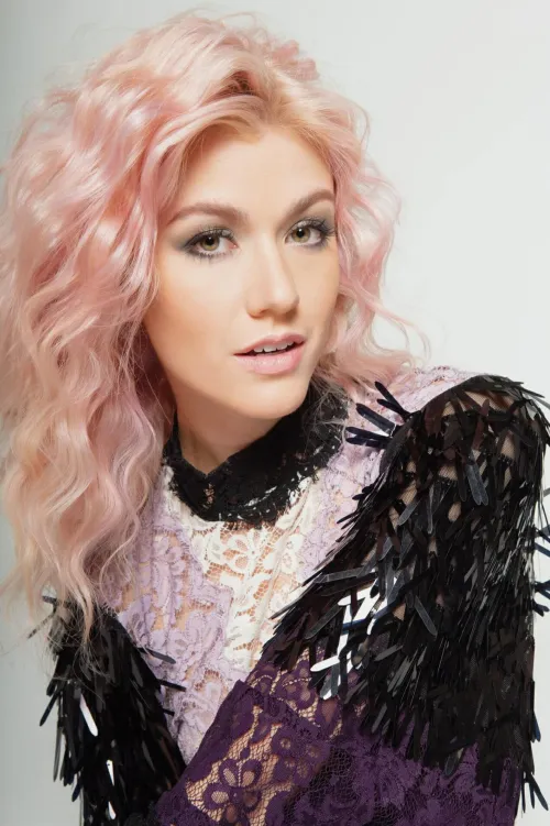 Thumbnail Katherine McNamara: A Stunner in the PrettyGirls Category