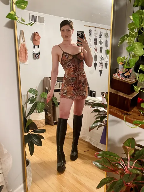 Thumbnail Agender-Angel's Insight: 'Is My Dress Too Short?' - TightDresses Dilemma