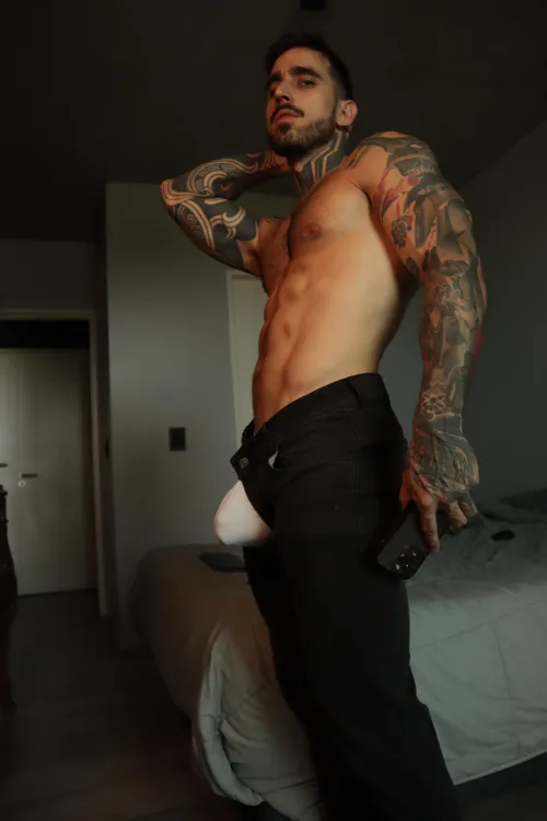 Thumbnail Exploring Edging Art: Hot Guys with Tattoos Techniques