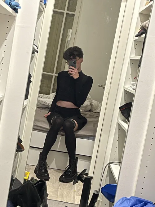 Thumbnail Gladi_Femboy's Friendly Hello in the femboy Community