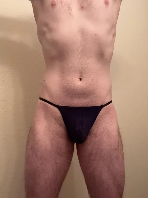 Thumbnail Confidently Flaunting Your Body: A Guide for GayThong Lovers