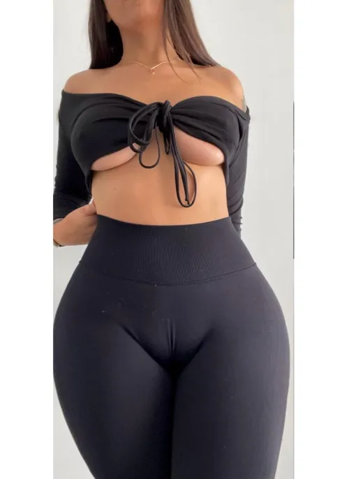 Thumbnail The Perfect Fit: HotWetHailey's YogaPants Revelation