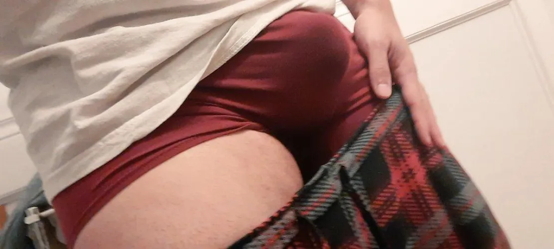 Thumbnail Confidence in a 28 Bulge Display by ClassroomImmediate46 | Bulges