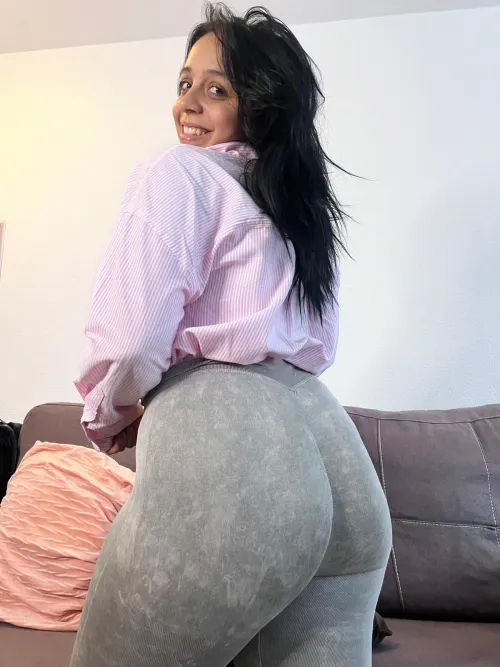 Thumbnail Galadriel69_: Naughty and Sensual Fun with Just the Booty