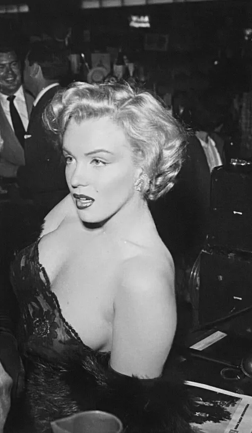 Thumbnail Marilyn Monroe by bloob_appropriate123