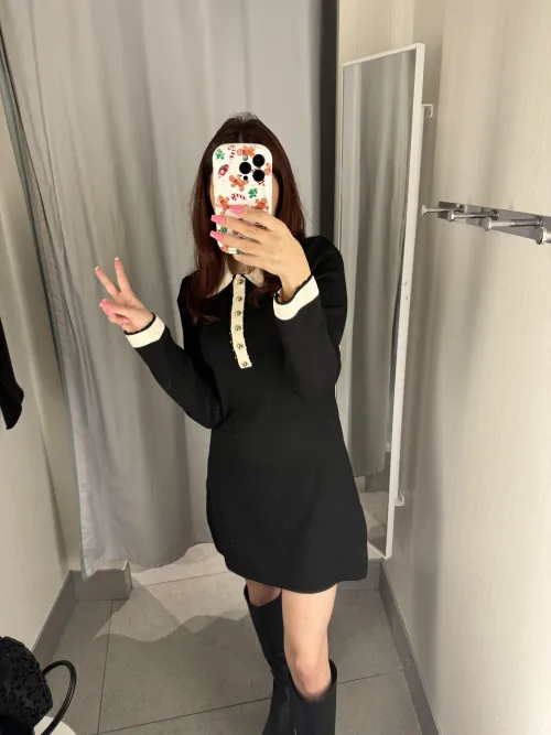 Thumbnail Classy Cuteness: A Glimpse of Elegance | MirrorSelfie