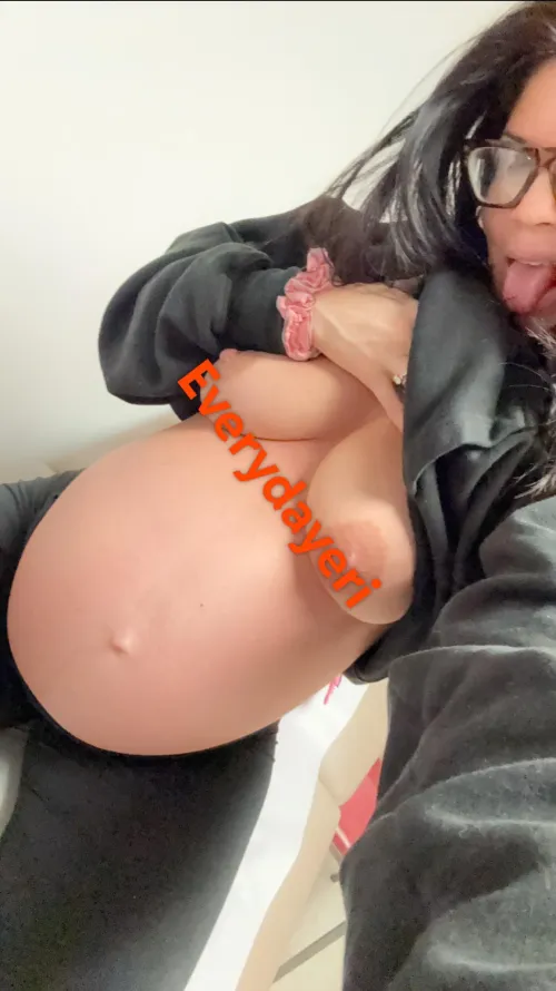 Thumbnail Double Stuff Preggo or Single Stuffed? - By ericaallday in PregnantPetite