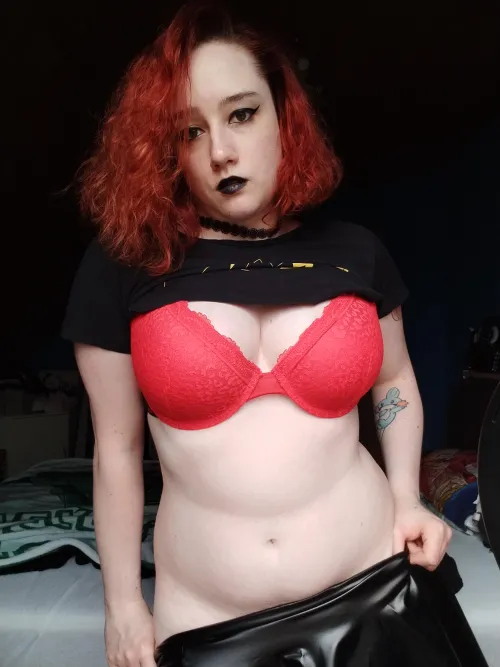 Thumbnail Bra On or Off: PunkGirls Dilemma with Bella_Bi