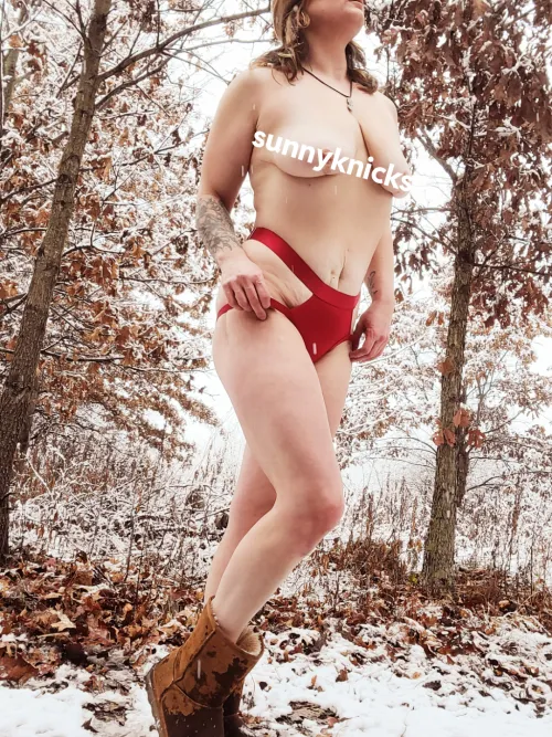 Thumbnail Fresh Snow Tits: A Winter Wonderland Reveal | SunnyKnicks