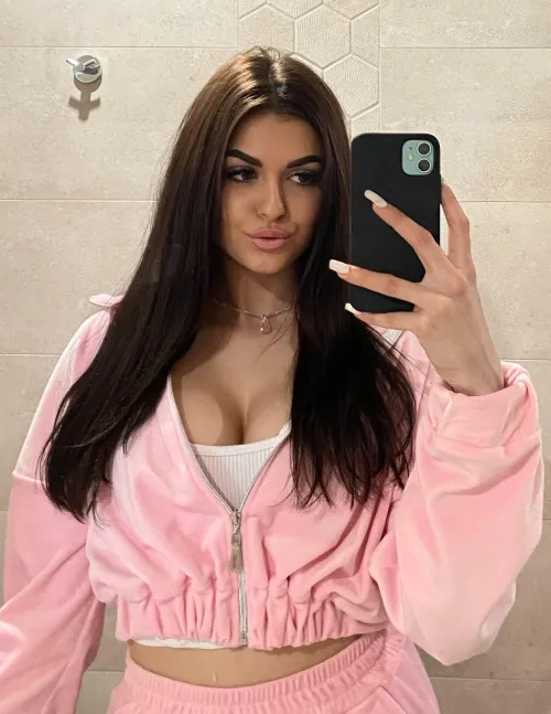 Thumbnail summerrosalie Shines in Pink: MirrorSelfie