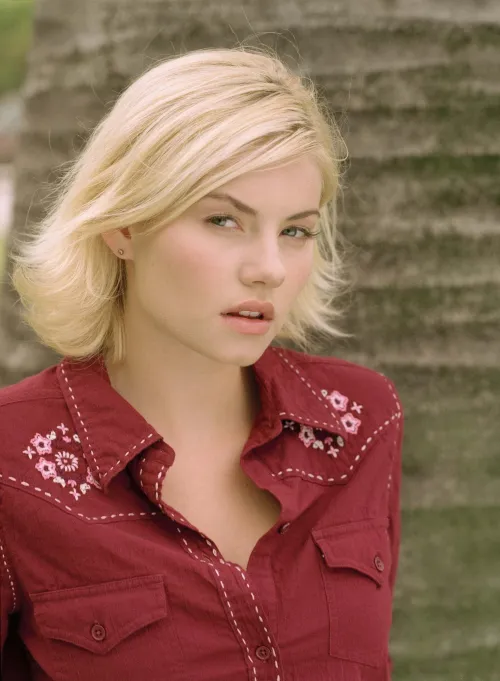 Thumbnail Discover Elisha Cuthbert from PrettyGirls by CelebMaestro