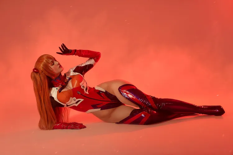 Thumbnail Seductive Asuka Langley Cosplay by Alice Inferno | cosplaygirls