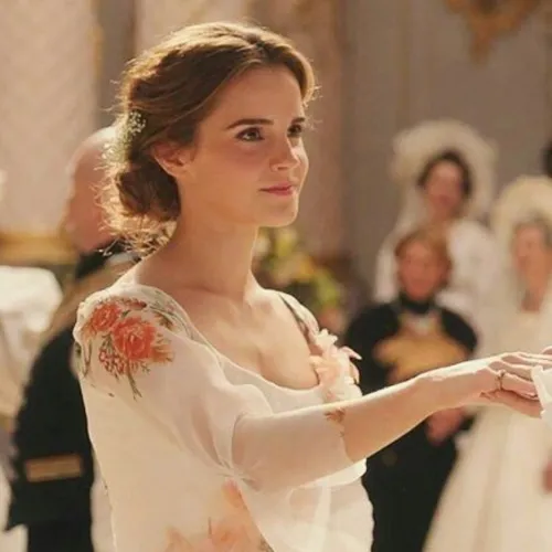 Thumbnail Indulge in Emma Watson's Exquisite Elegance